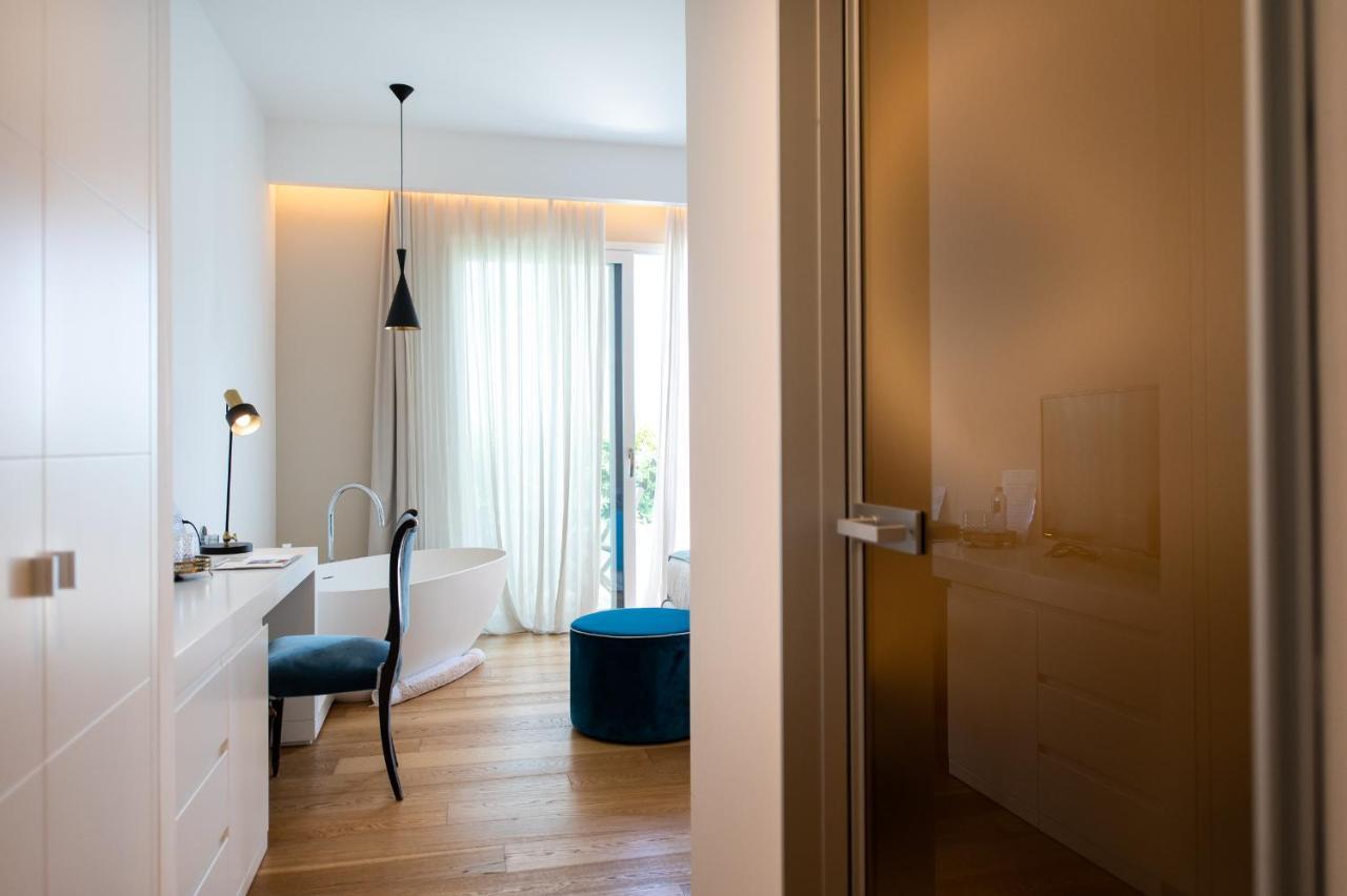 Unico Boutique D'arte Hotel 4*