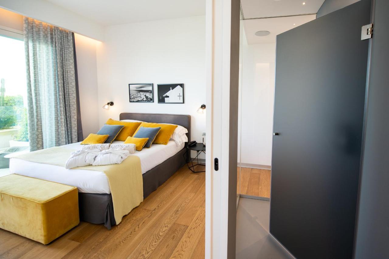 Unico Boutique D'arte Hotel 4*